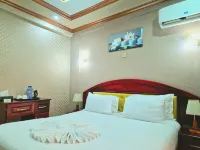 Les Béatitudes Hôtel Hoteles cerca de Lola ya Bonobo Sanctuary