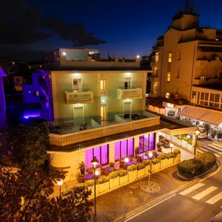 Hotel Nuovo Belvedere Отели рядом с достопримечательностью «Сан Джулиано»