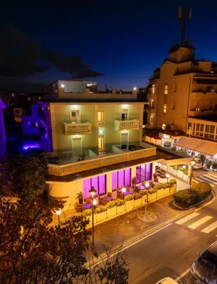 Hotel Nuovo Belvedere Hotel in zona Parrocchia dei Santi Giovanni e Paolo a Rimini