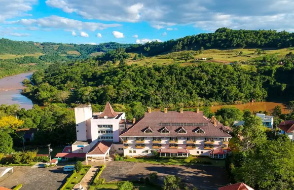 皮拉圖巴主題公園酒店