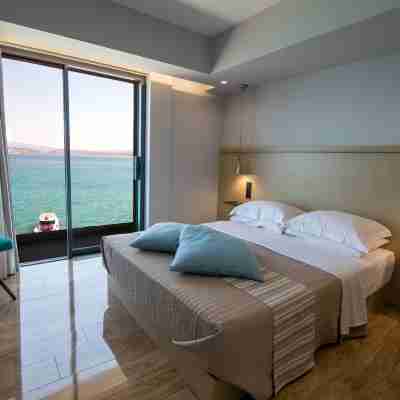 Aianteion Bay Luxury Hotel & Suites Rooms
