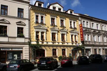 Hotel Roudna Отели рядом с достопримечательностью «House No. 83 in Prazska Street»