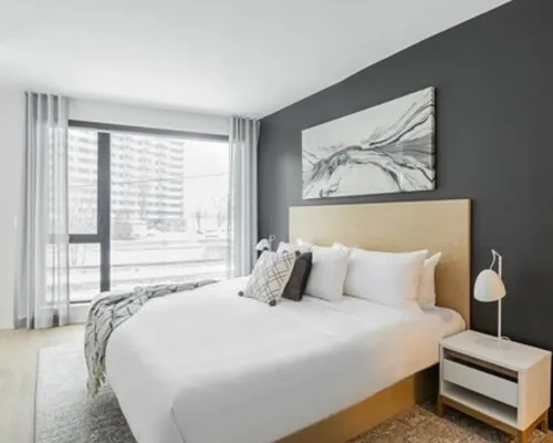 Griffintown Hôtel Hotels near Bota Bota