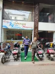 Hotel Ganga Regency - parkir