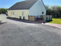 Entire Cosy Home from Home Country Retreat Hotels near South Quay