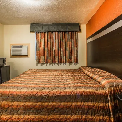 Rodeway Inn Hotels near North Newark Station