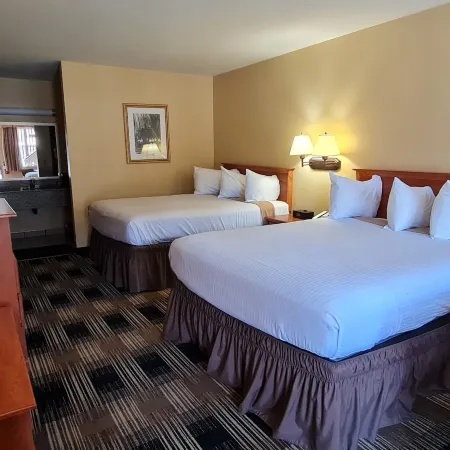 Oakridge Inn & Suites