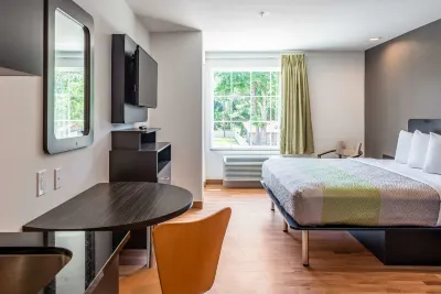 路易斯安那查爾斯湖 6 號開放式客房飯店 Crying Eagle Brewing Company附近的飯店