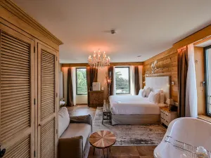 Le Hameau des Pesquiers Ecolodge & Spa, Curio Collection by Hilton