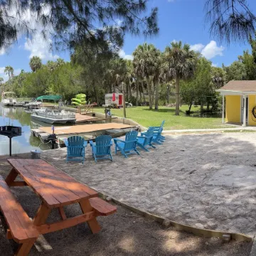 Neptune's Grotto Waterfront Retreat