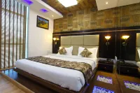 Hotel Tigers Roare'