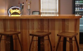 The Colonial Inn & Creamery