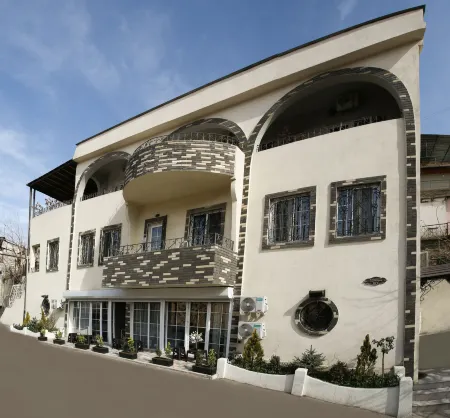 La Casa Hotel Yerevan Отели рядом с достопримечательностью «Каскад»