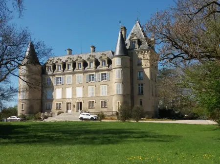 Château de Blet Отели в г. Уруэ-ле-Бурдлен