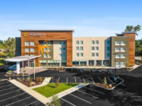 La Quinta Inn & Suites by Wyndham Centralia Hotels in Centralia