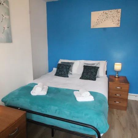 Lundwood House Barnsley by Smart Corporate Stays