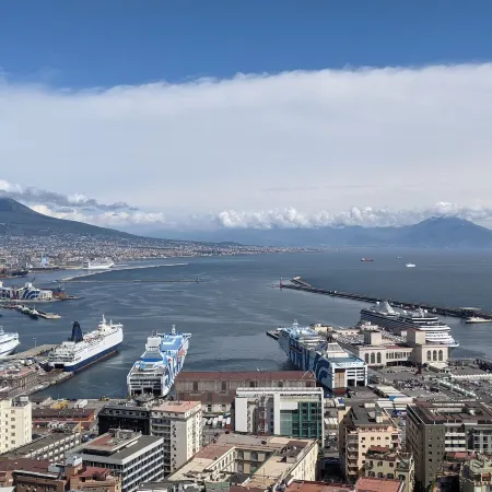 Napoli City Inn