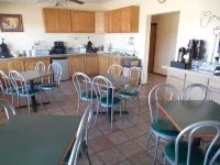 Super 8 by Wyndham Buffalo - breakfast