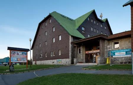 Hotel Červenohorské Sedlo Отели в г. Остружна