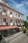 Hotel Pineta Hotels near Spiaggia di San Menaio
