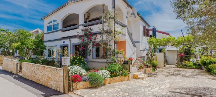 Apartment Hrg Ξενοδοχεία στην πόλη Vir