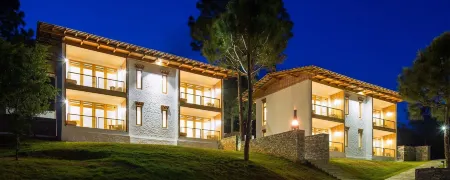 Dhensa Resort Отели в г. Кхерутанг