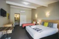 Six Degrees Motel Hotels in Albany