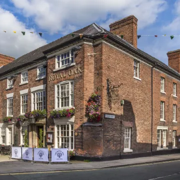 The Royal Oak Hotel, Welshpool - the Coaching Inn Group