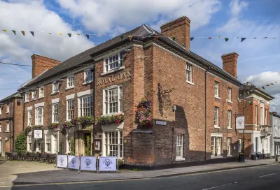 The Royal Oak Hotel, Welshpool, Mid Wales 포든 위스 레이턴 앤드 트레리스탄 호텔