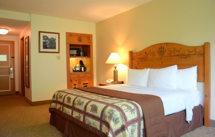 Overlook Lodge and Stone Cottages at Bear Mountain