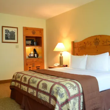 Overlook Lodge and Stone Cottages at Bear Mountain