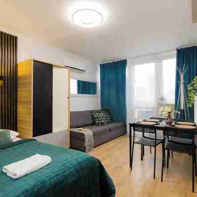 Unitapartament Short Rent Apartment in Warsaw by Metro Station Rondo ONZ Apart with 3Bedrooms 22 Rooms