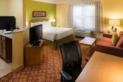Sonesta Simply Suites Phoenix Scottsdale Hoteles cerca de Casa Taliesin West