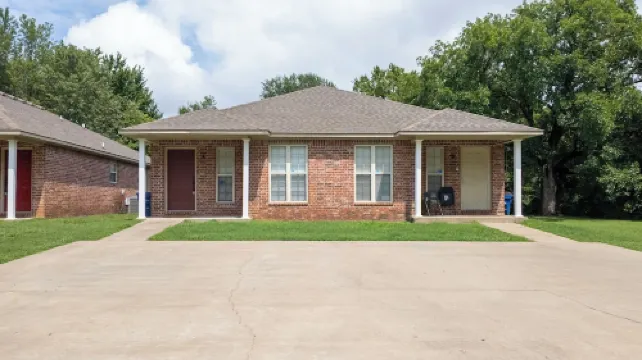 Sparkling Fort Smith Duplex, A+ Location
