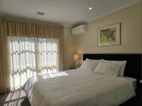 Two-bedroom duplex in central Canberra Hotel a Campbell