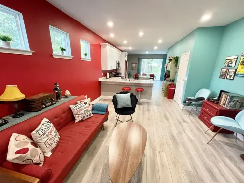Sanford's Retro Retreat - Boutique