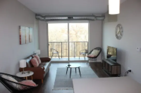 Campustown Lux Apartment near ISU!