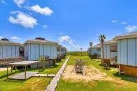 Beach Access and Heated Community Pool - Charming Efficiency