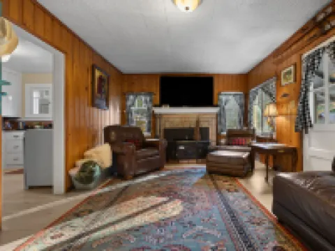 Charming Fishing Cabin with Hot Tub - Cozy Mountain Retreat