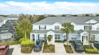 Private Splash Pool and Resort Amenities - Stunning Townhome