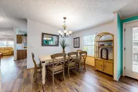 Cozy home in a quiet neighborhood steps from the beach and close to attractions Hotel a Laguna Beach