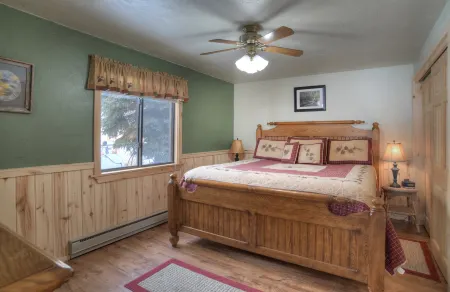 Family Friendly Cabin - Near Downtown Creede - Shu