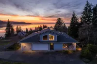 Sweeping Bay and Ocean Views - Stunning Coastal Retreat Hotels in Bay City