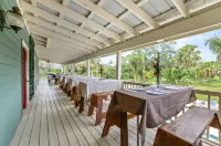 Heated Pool, Hot Tub, and Scenic Views - Luxurious Retreat