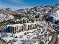 Pool, Hot Tub, Sauna, Fitness Center, Tennis Court - Gorgeous Ski Retreat