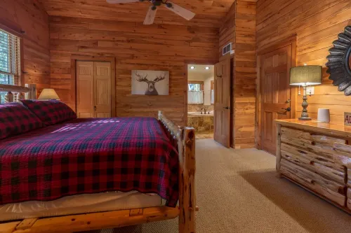Game Loft and Private Decks Near Torch Lake - Charming Cabin Oasis Hotels in Forest Home Township