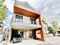 New, Executive Luxurious Townhome, Downtown Whitefish, Amazing Views, Sleeps 8!