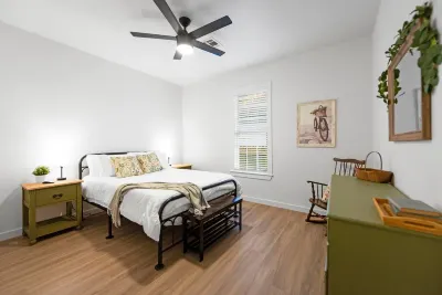 Cozy Haven - WiFi, Modern Decor, Charming Atmosphere Hôtels à proximité de : TSTC class rooms