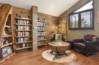 Private Hot Tub and Spacious Outdoor Oasis - Stunning Retreat Hotels in Eagle-Vail