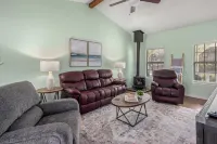 Charming 4Br Home Near Razorback Stadium Hôtels à : Fayetteville